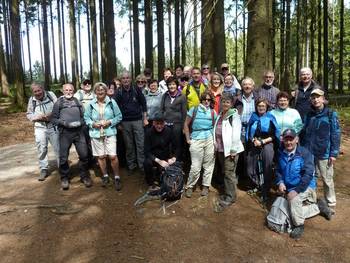 Wandergruppe am Limes