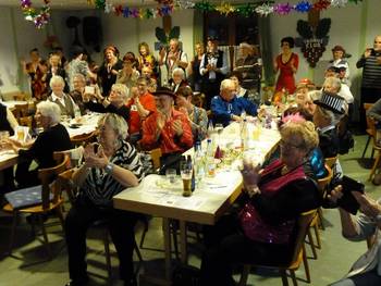 Das Taunusklub-Ballett
Die Feierbiester
Gute Stimmung in der Hütte