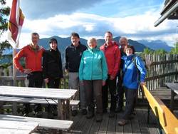 Gruppenbild
Aufstieg im Schnee zum Kerschbaumertörl
Karlsbader Hütte
Hochstadler