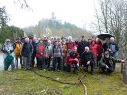 Wandergruppe an der Schaumburg