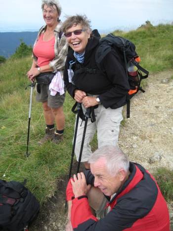 Wandergruppe am Tegelberghaus
Rast am Feigenkopf
Hüttenabend in der Kenzenhütte
Wo sind die Gemsen?
Der Abstieg im Regen
Die Schlösser Neuschwanstein und Hohenschwangau Wandergruppe am Tegelberghaus
Rast am Feigenkopf
Hüttenabend in der Kenzenhütte
Wo sind die Gemsen?
Der Abstieg im Regen
Die Schlösser Neuschwanstein und Hohenschwangau